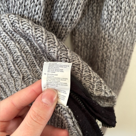 🎉4/30$🎉 Vintage Gray Women's Sweater with Side Zipper – Size Large 🌫️ - Picture 4 of 5